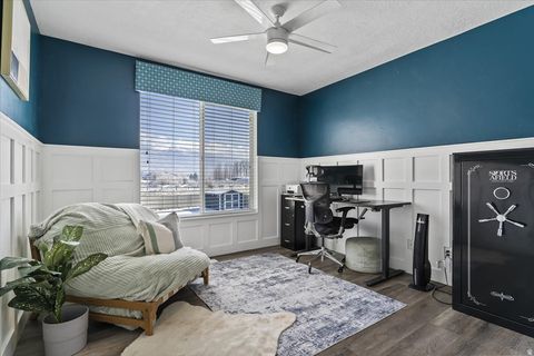 Tiny photo for 771 W MARE CIR, Kaysville, UT 84037 (MLS # 2134001)