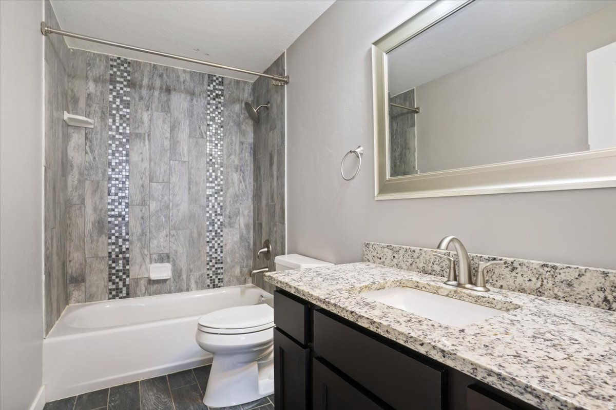 SUNSET EQUESTRIAN ES - Residential