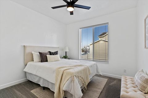 Tiny photo for 771 W MARE CIR, Kaysville, UT 84037 (MLS # 2134001)