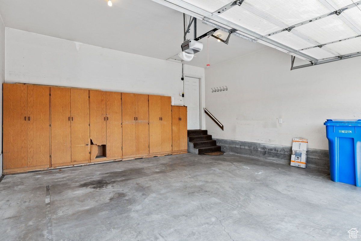 LAKECREST III - Residential