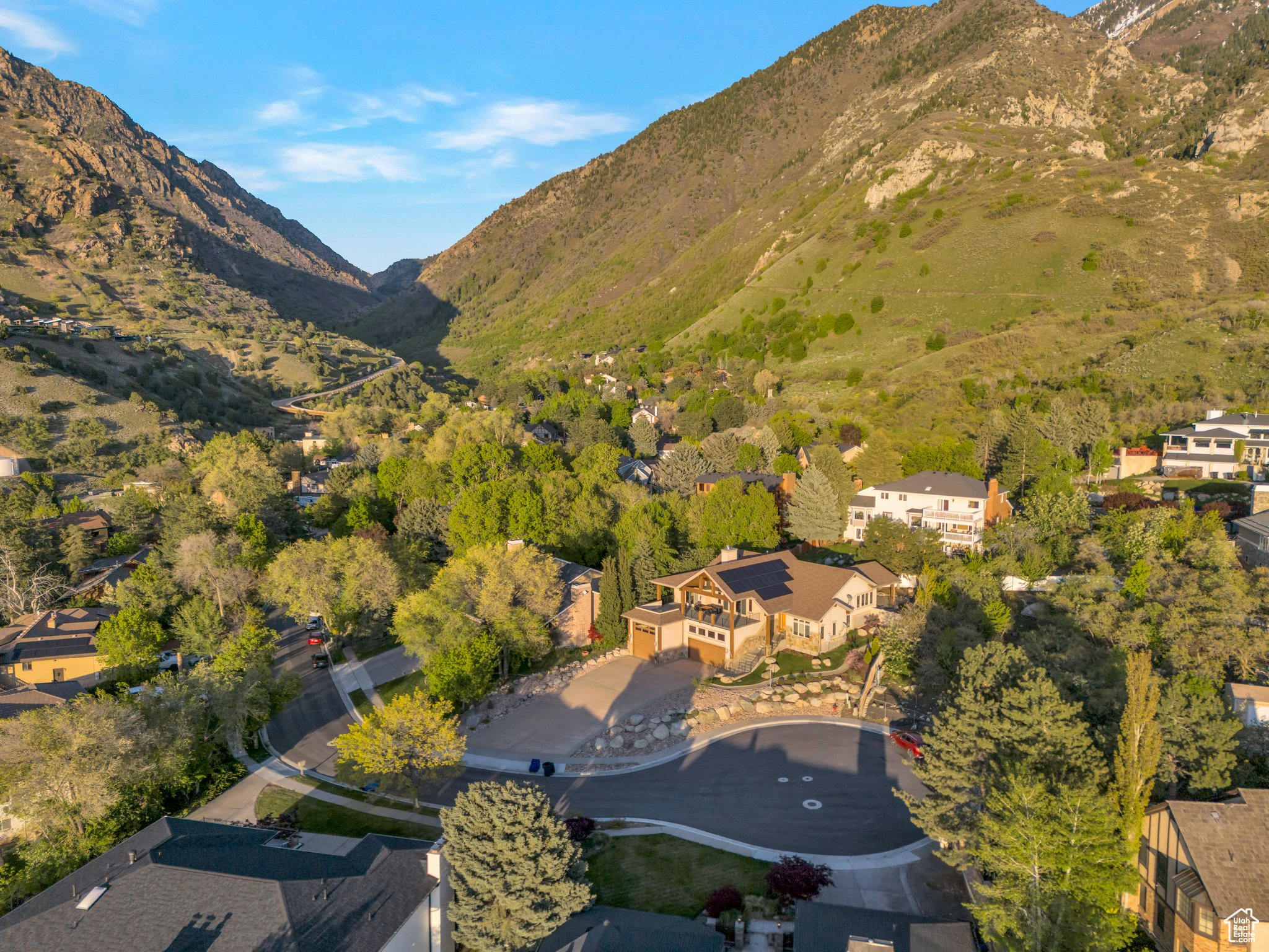 7377 S Comstock Cir, Salt Lake City, Utah image 4