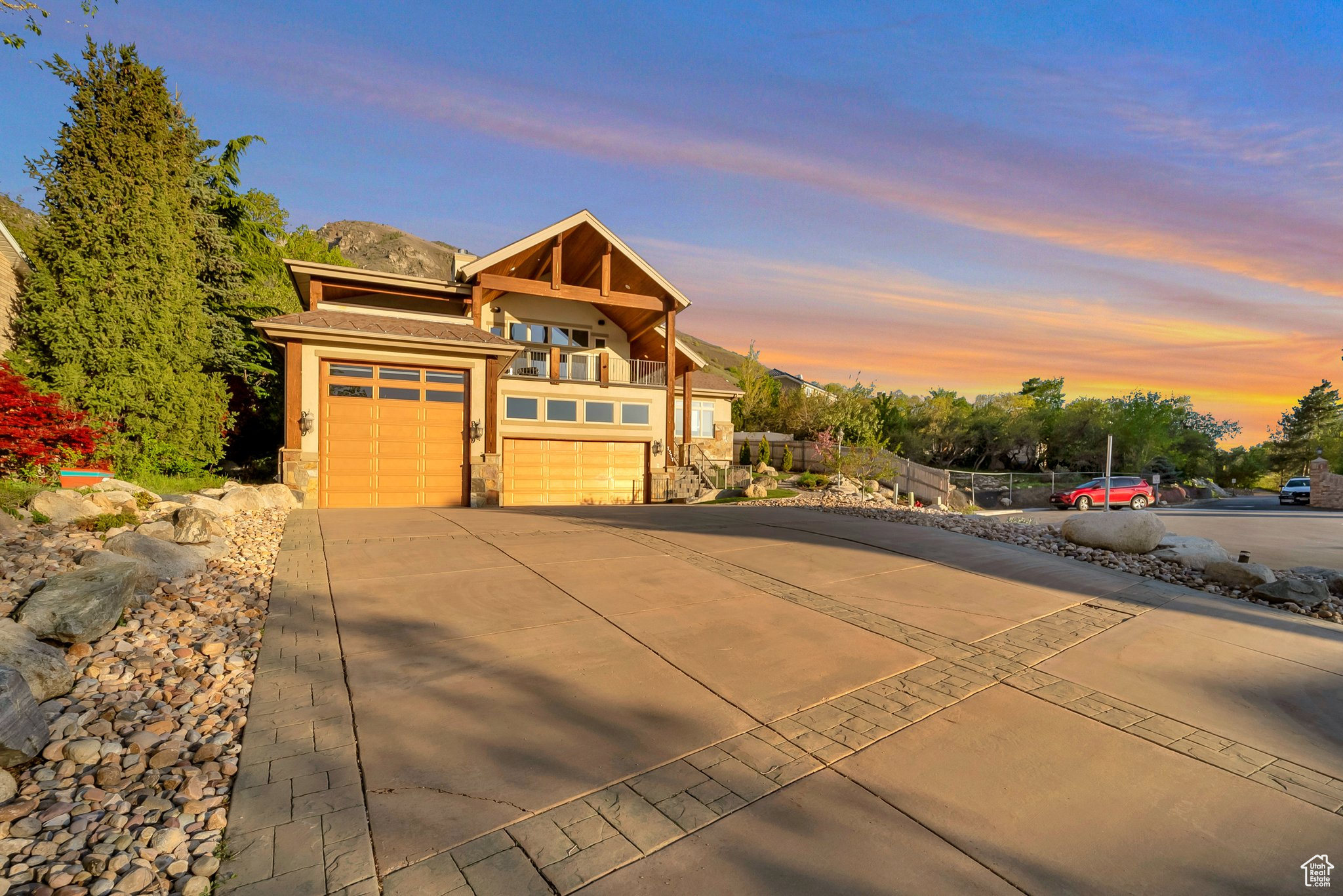 7377 S Comstock Cir, Salt Lake City, Utah image 3