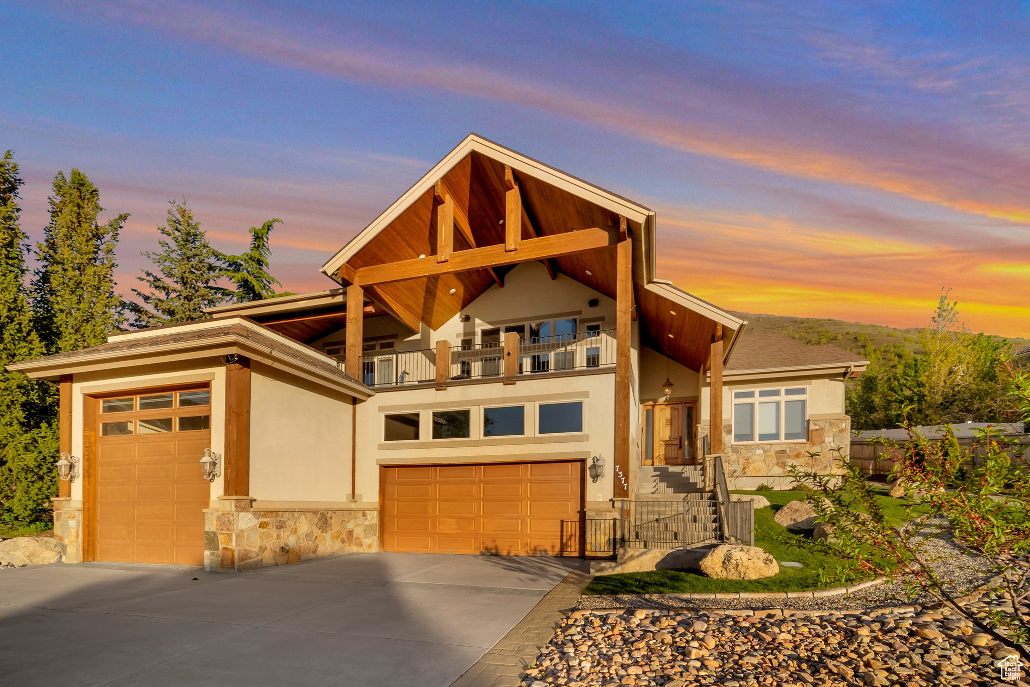 7377 S Comstock Cir, Salt Lake City, Utah image 1