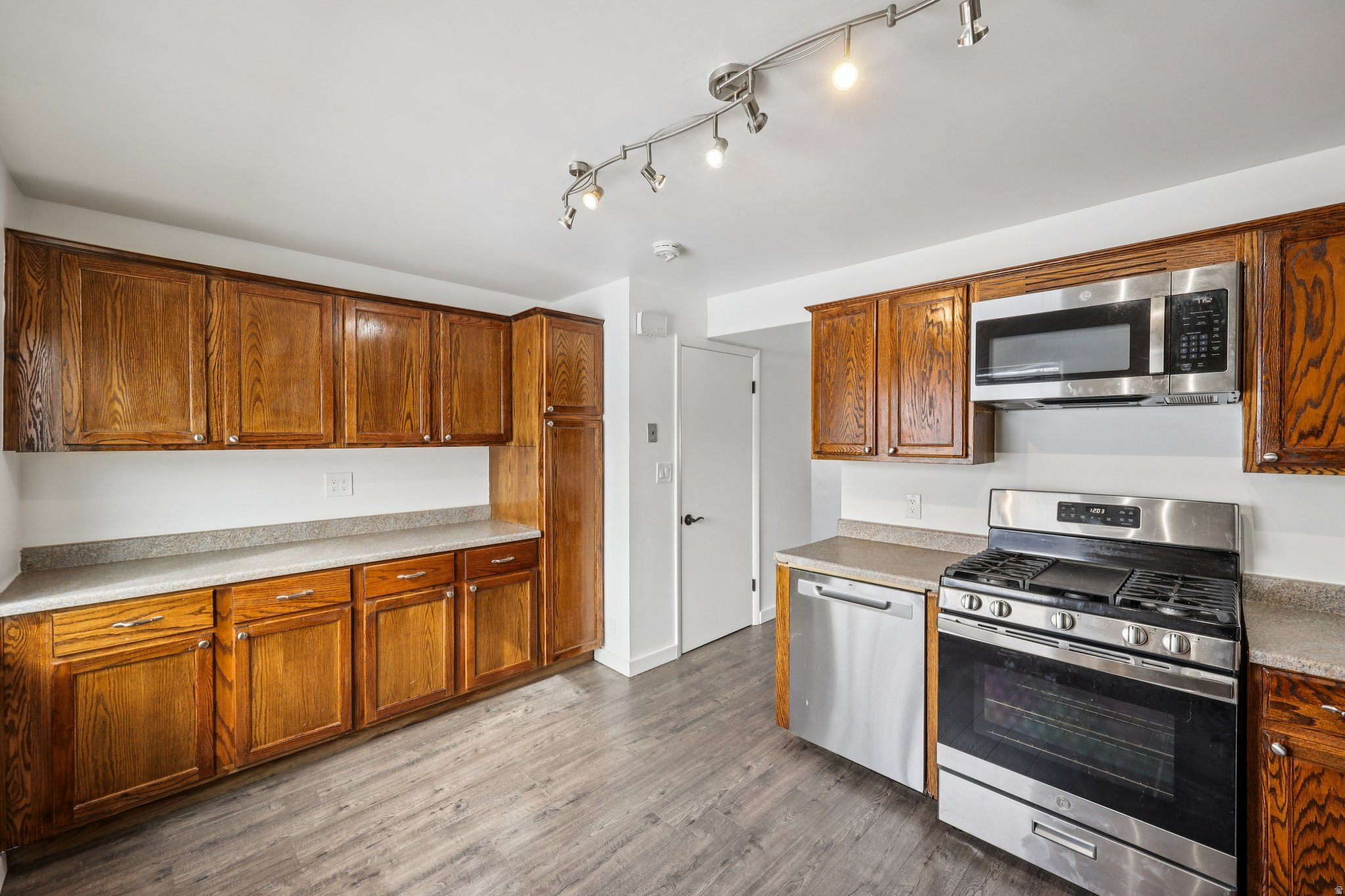 COLONIAL GARDENS - Residential