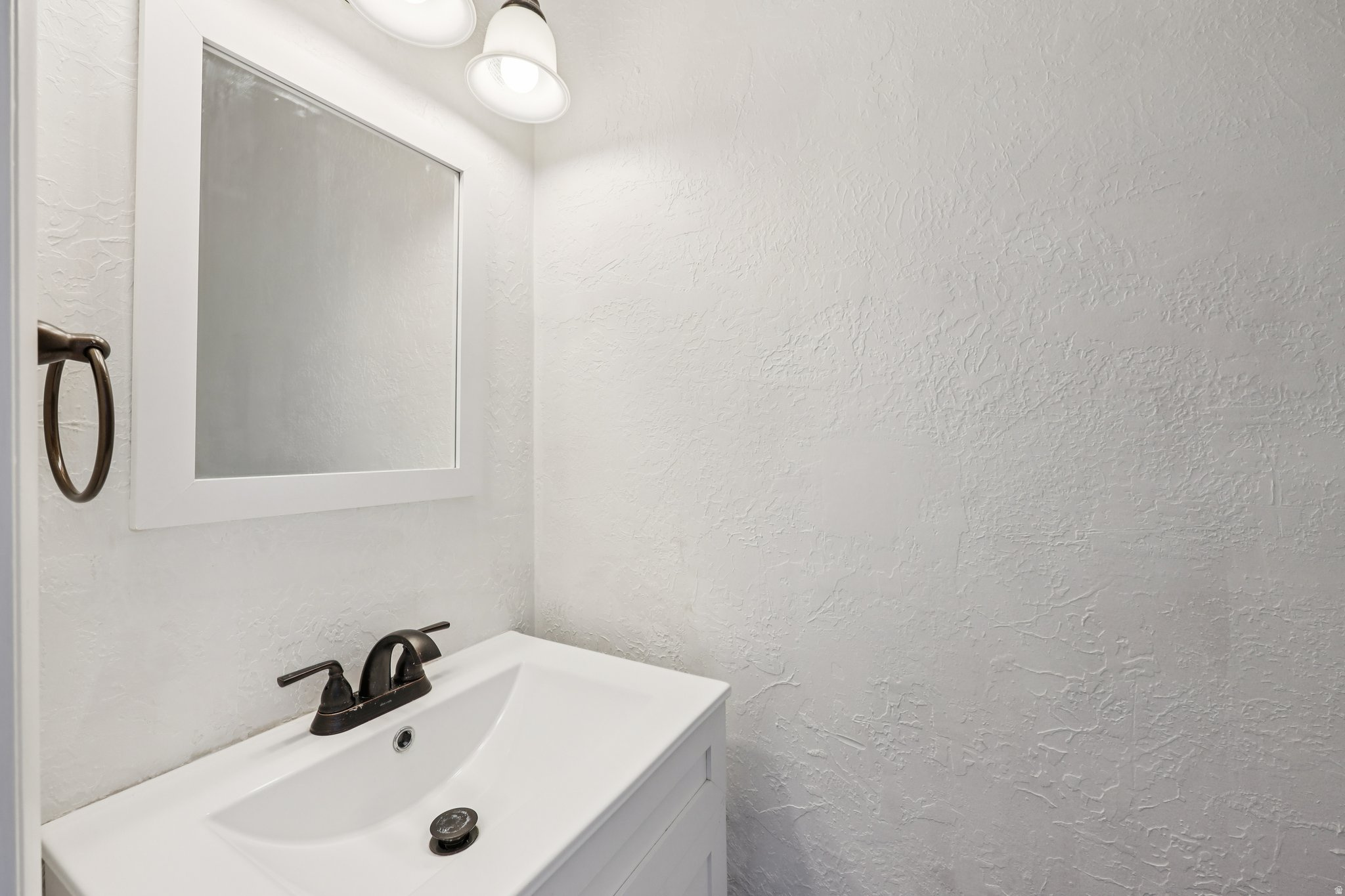 COLONIAL GARDENS - Residential