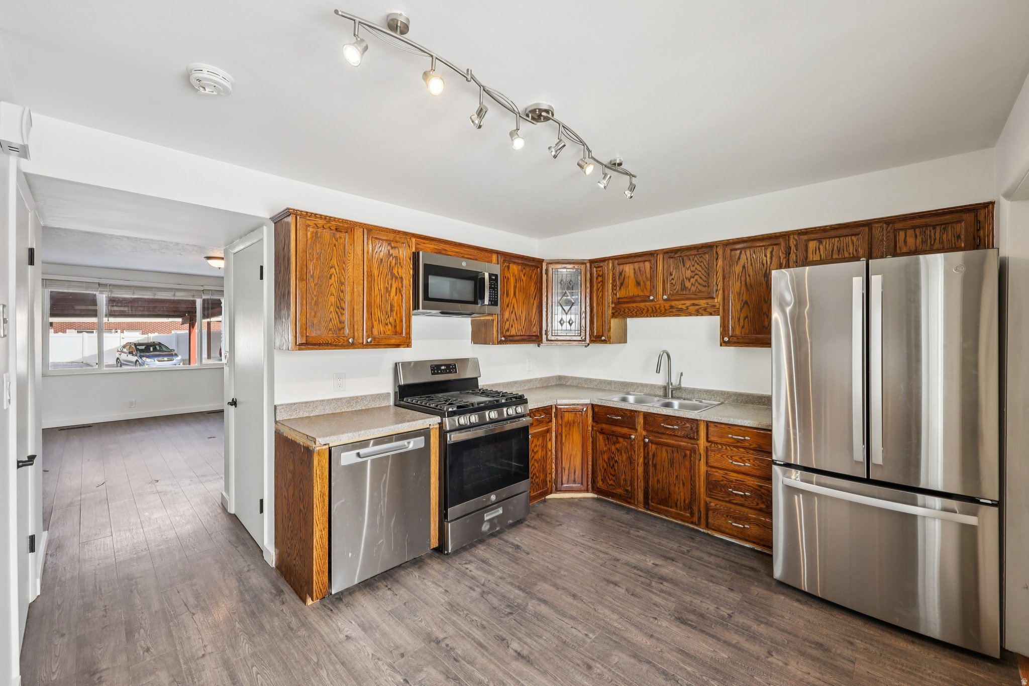 COLONIAL GARDENS - Residential