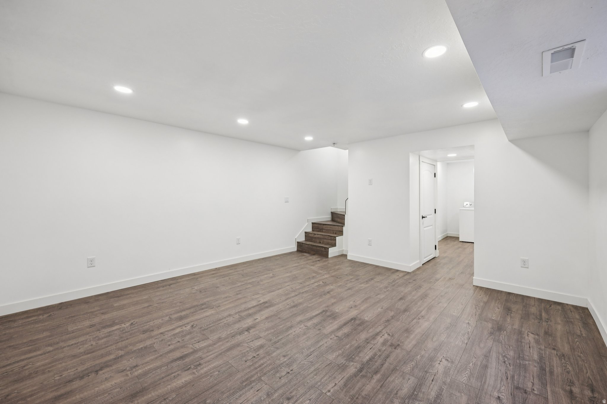 COLONIAL GARDENS - Residential