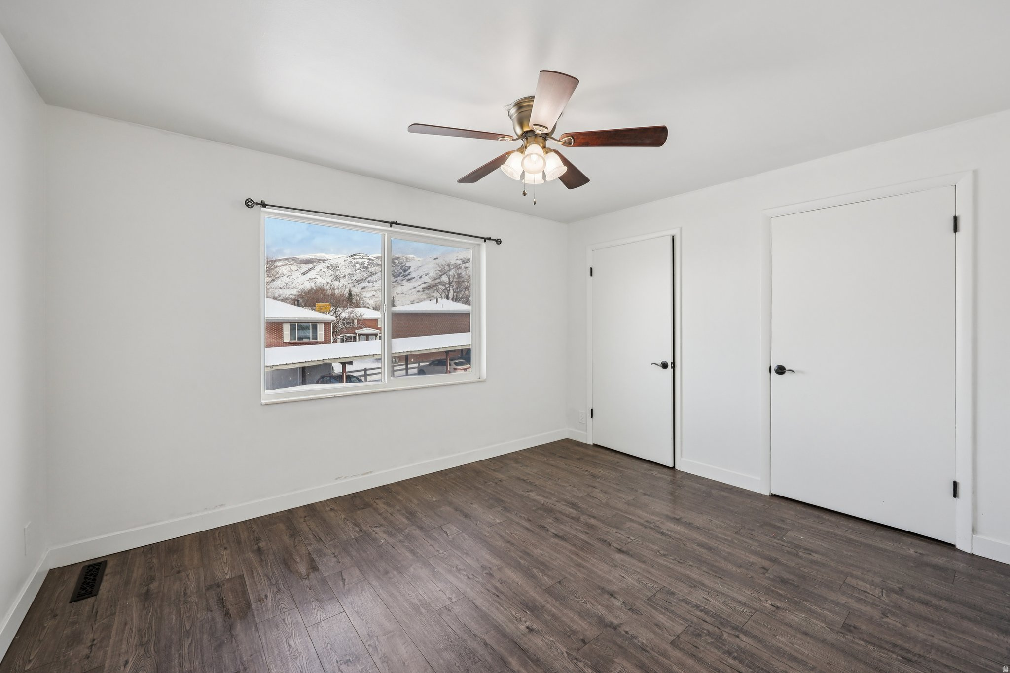 COLONIAL GARDENS - Residential