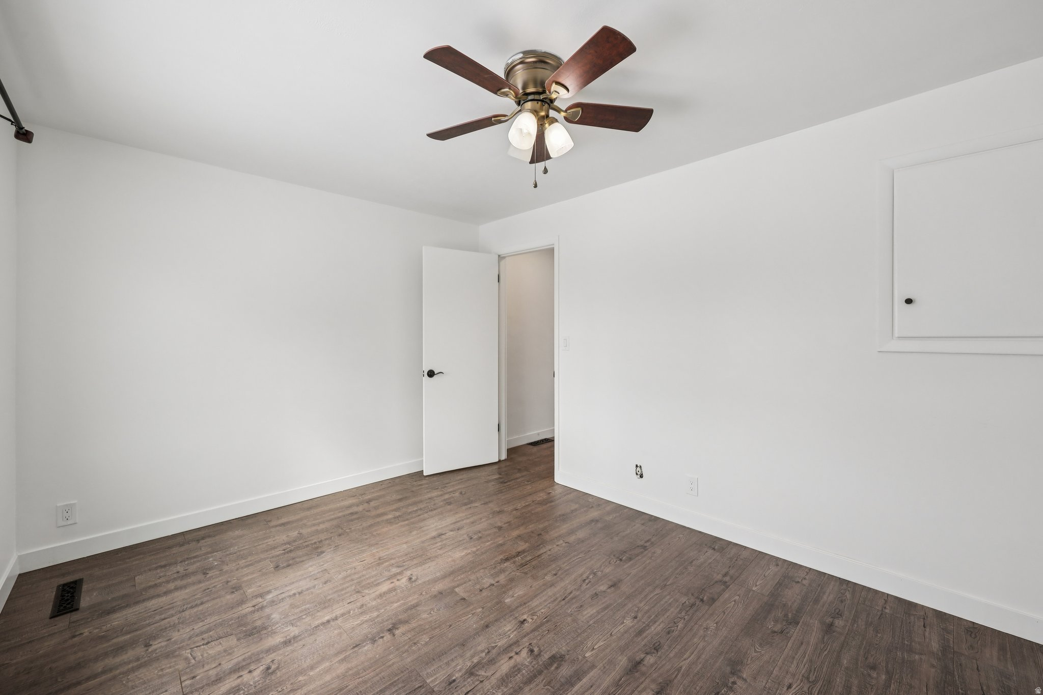 COLONIAL GARDENS - Residential