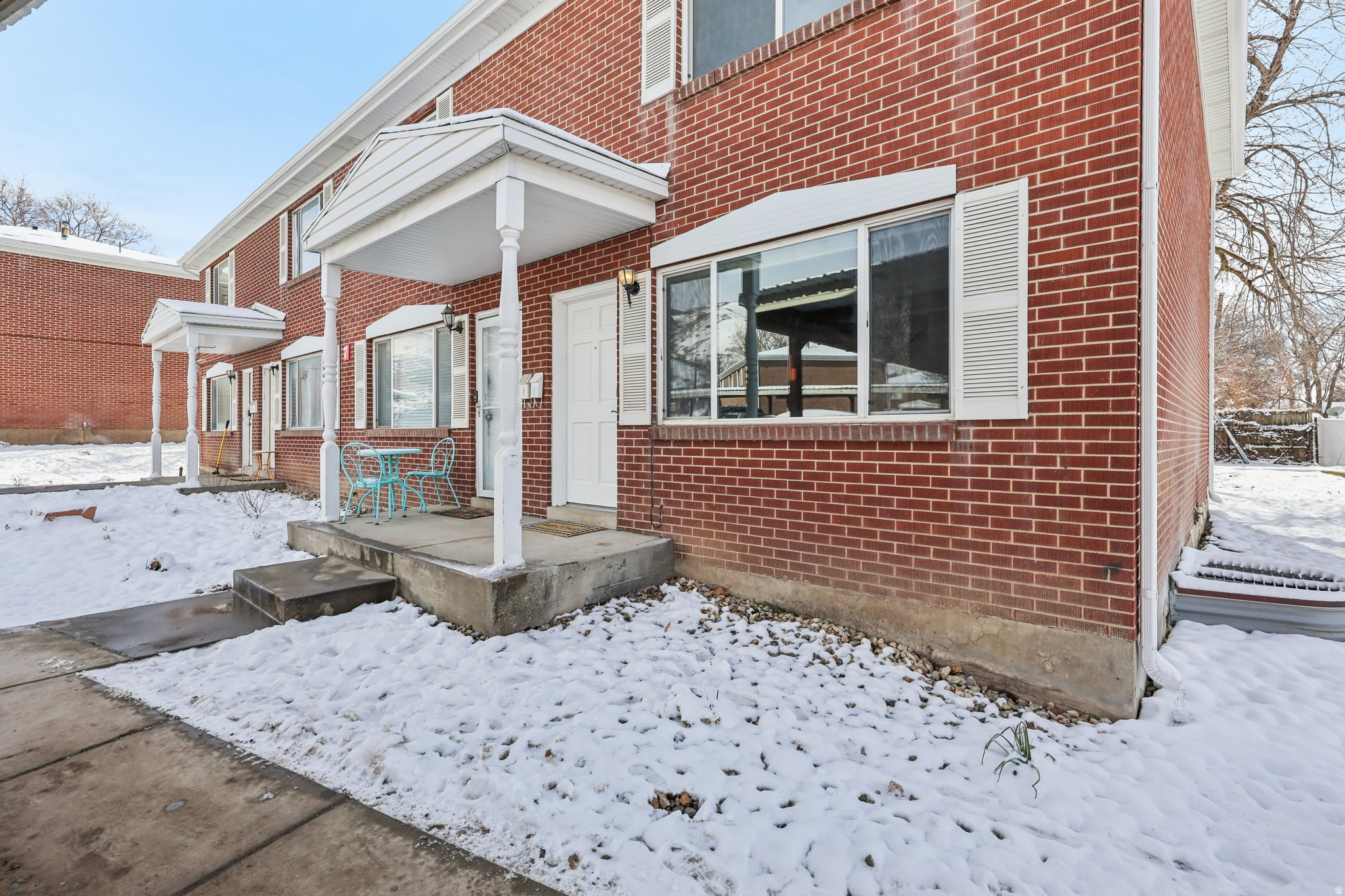 COLONIAL GARDENS - Residential