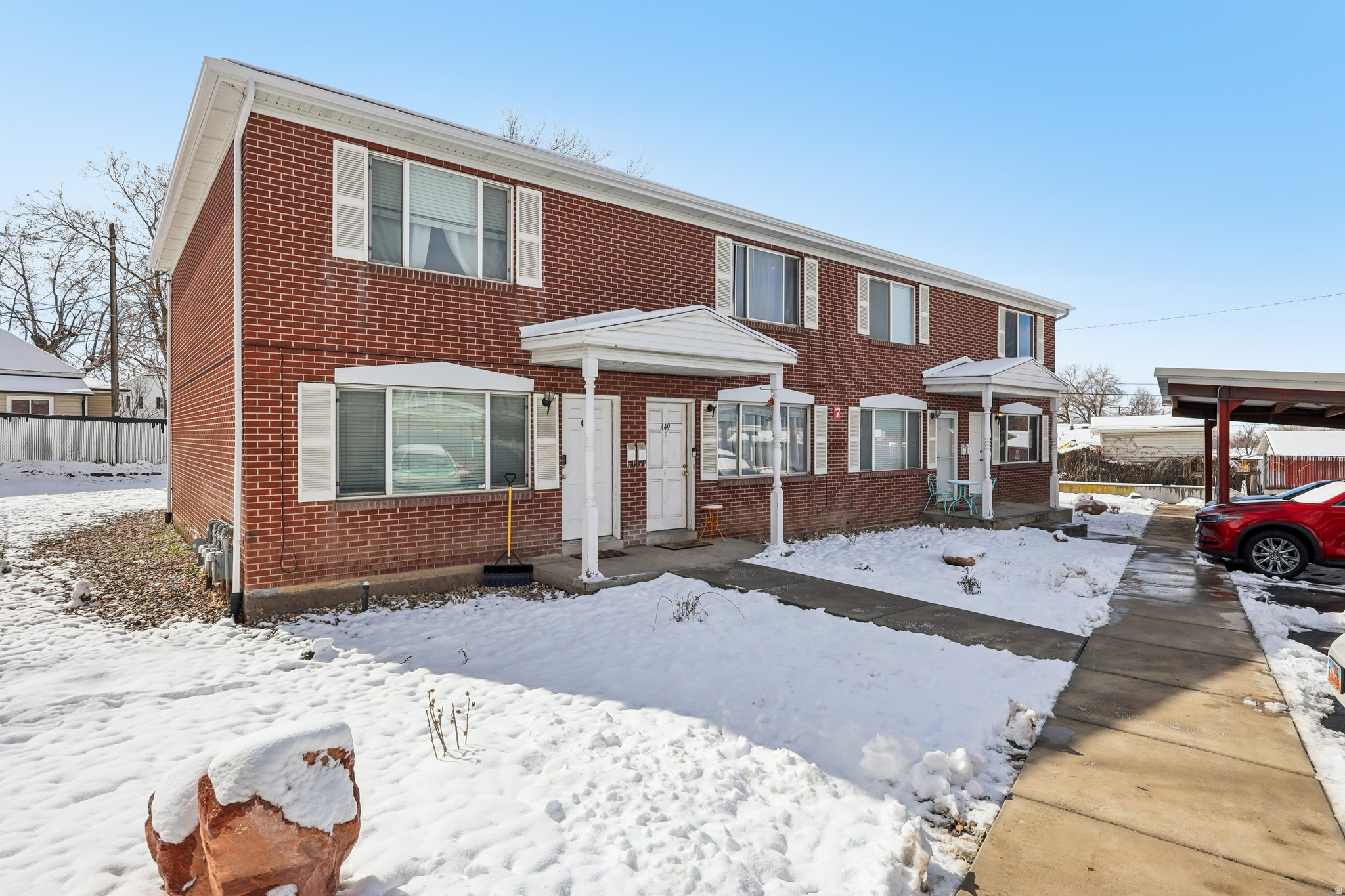 COLONIAL GARDENS - Residential