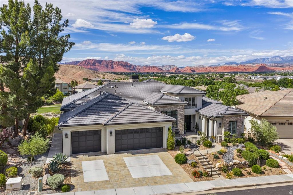 Photo of 2608 W CANYON RIDGE RD, Saint George, UT 84770 (MLS # 2158169)