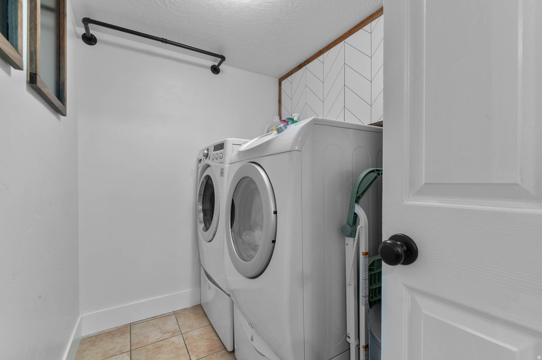 COOPERS HOLLOW - Residential