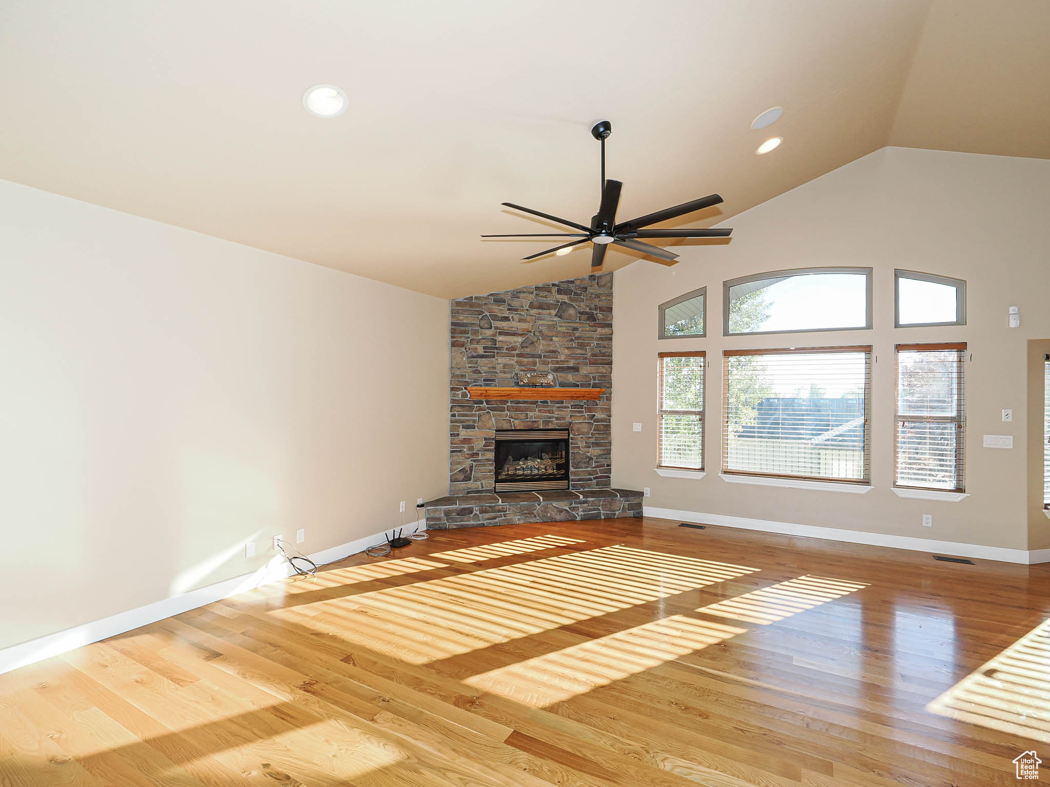 LUCAS DELL - Residential