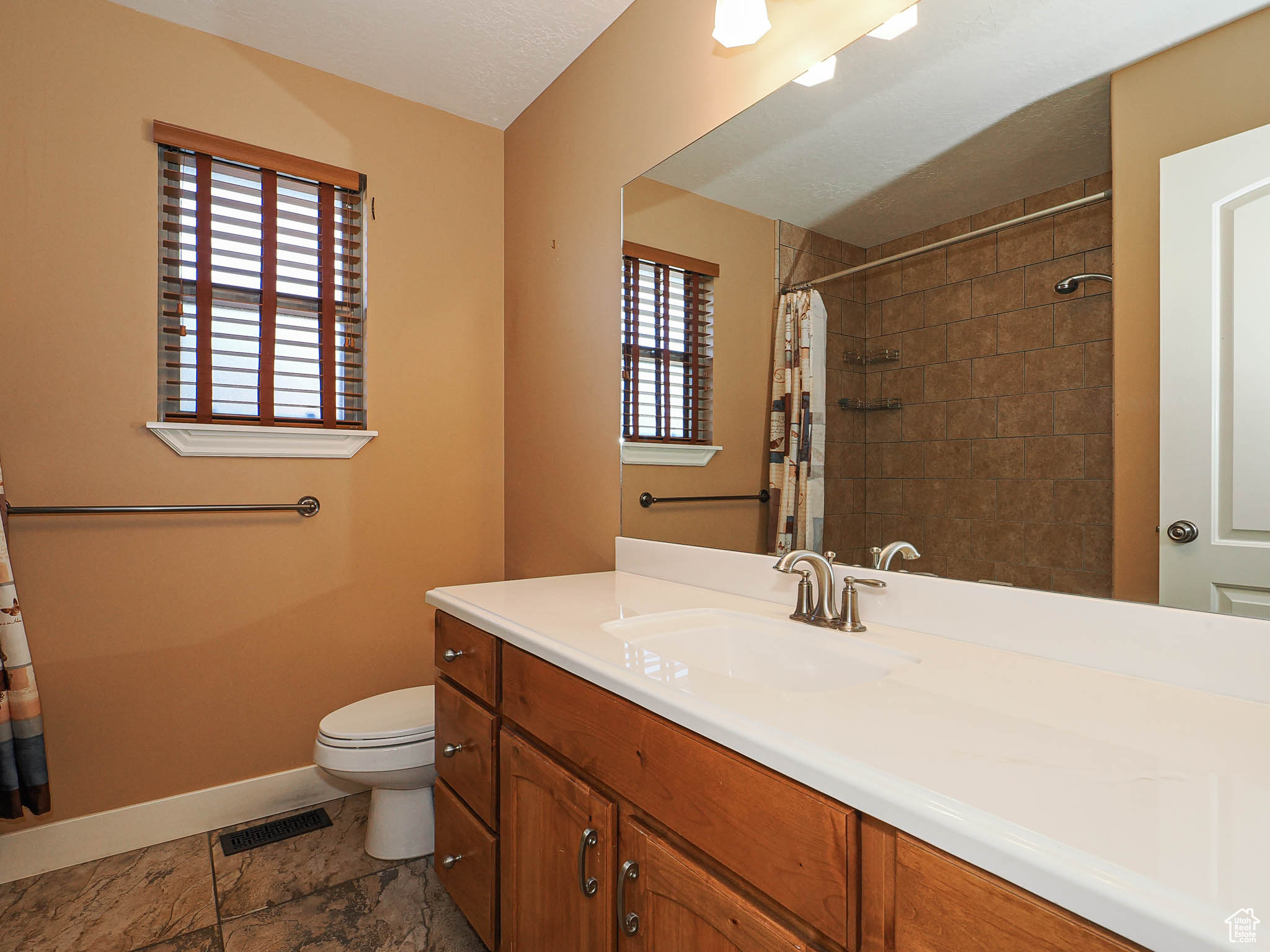 LUCAS DELL - Residential