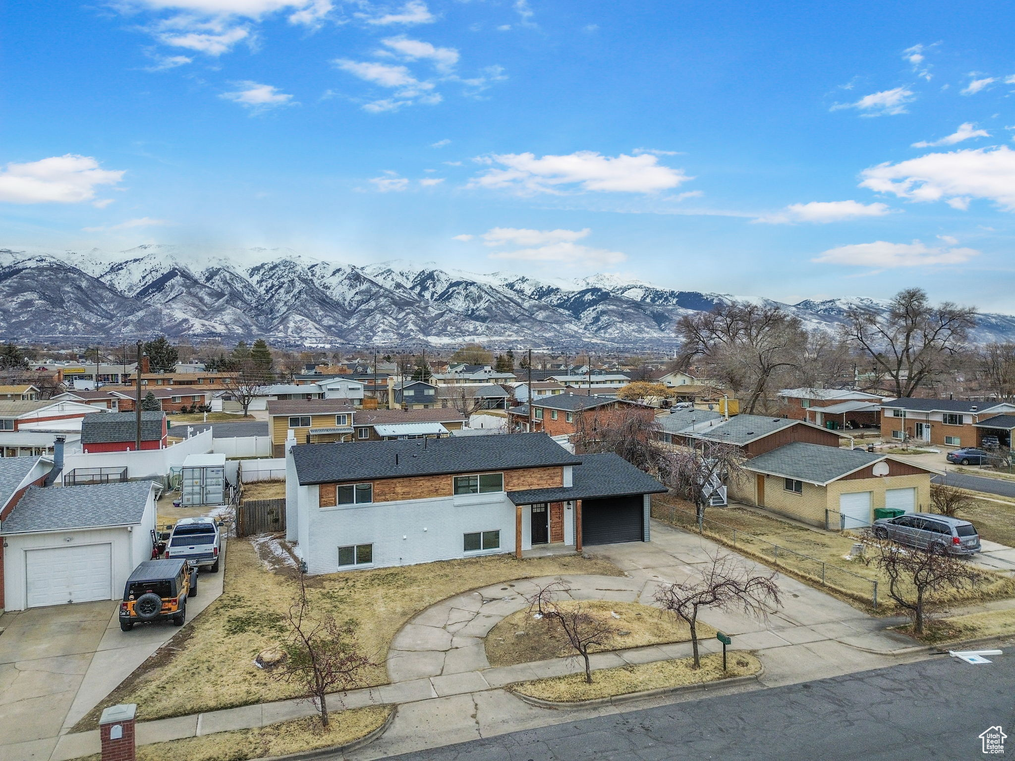 ROBINS PARK - Residential