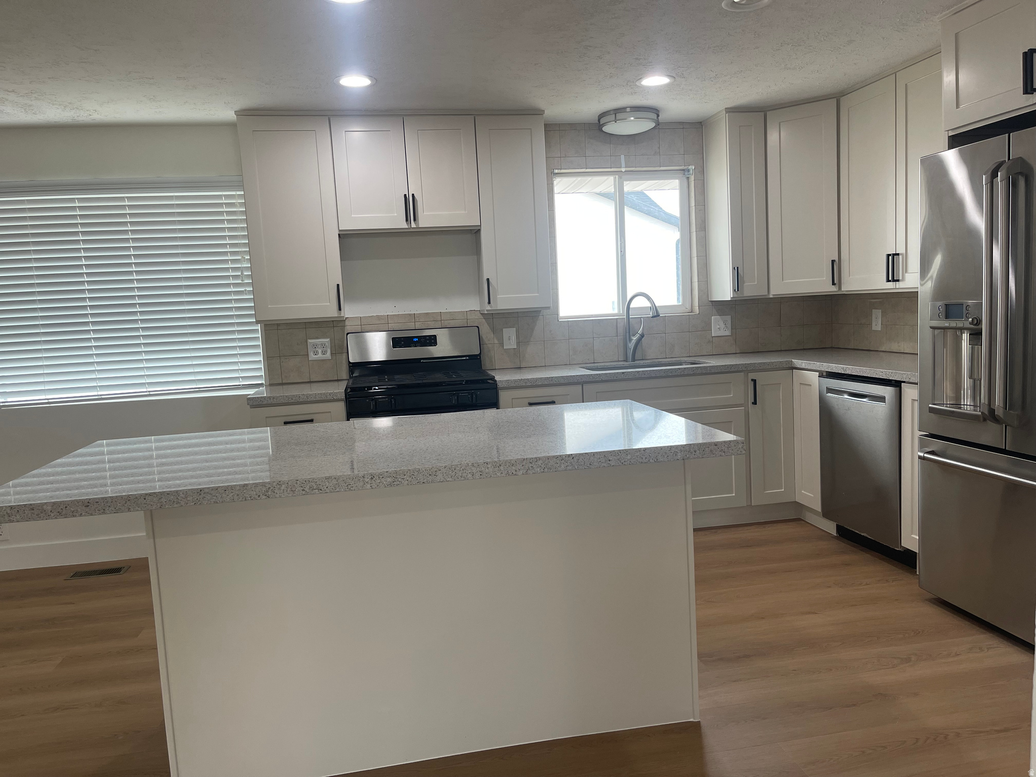 HIDDEN COVE - Residential