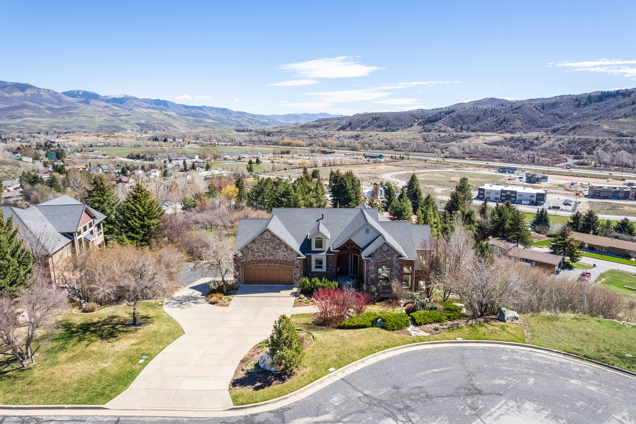 HIGHLANDS WEST - Residential