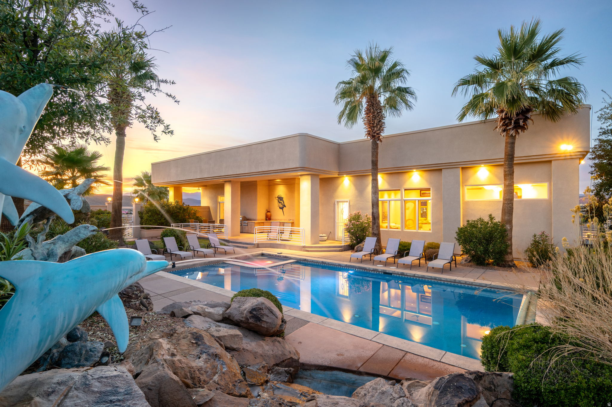 FALCON POINT - Residential