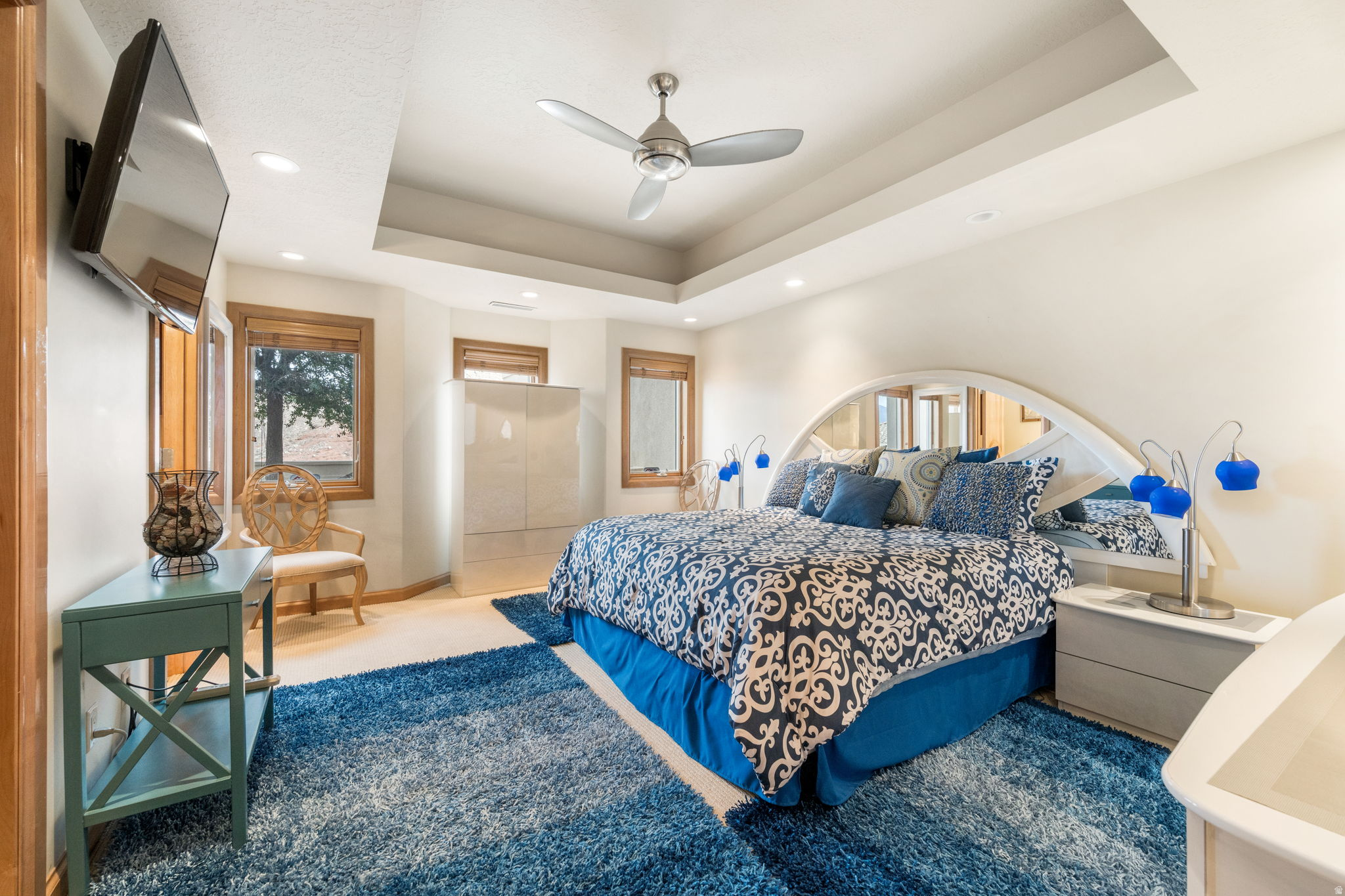 FALCON POINT - Residential