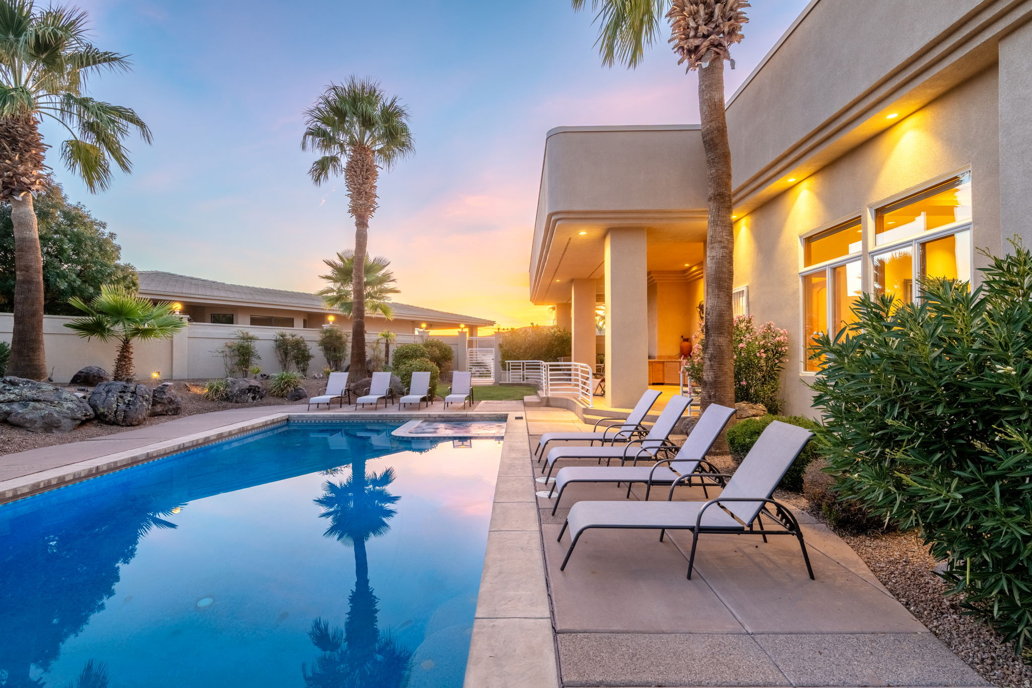 FALCON POINT - Residential