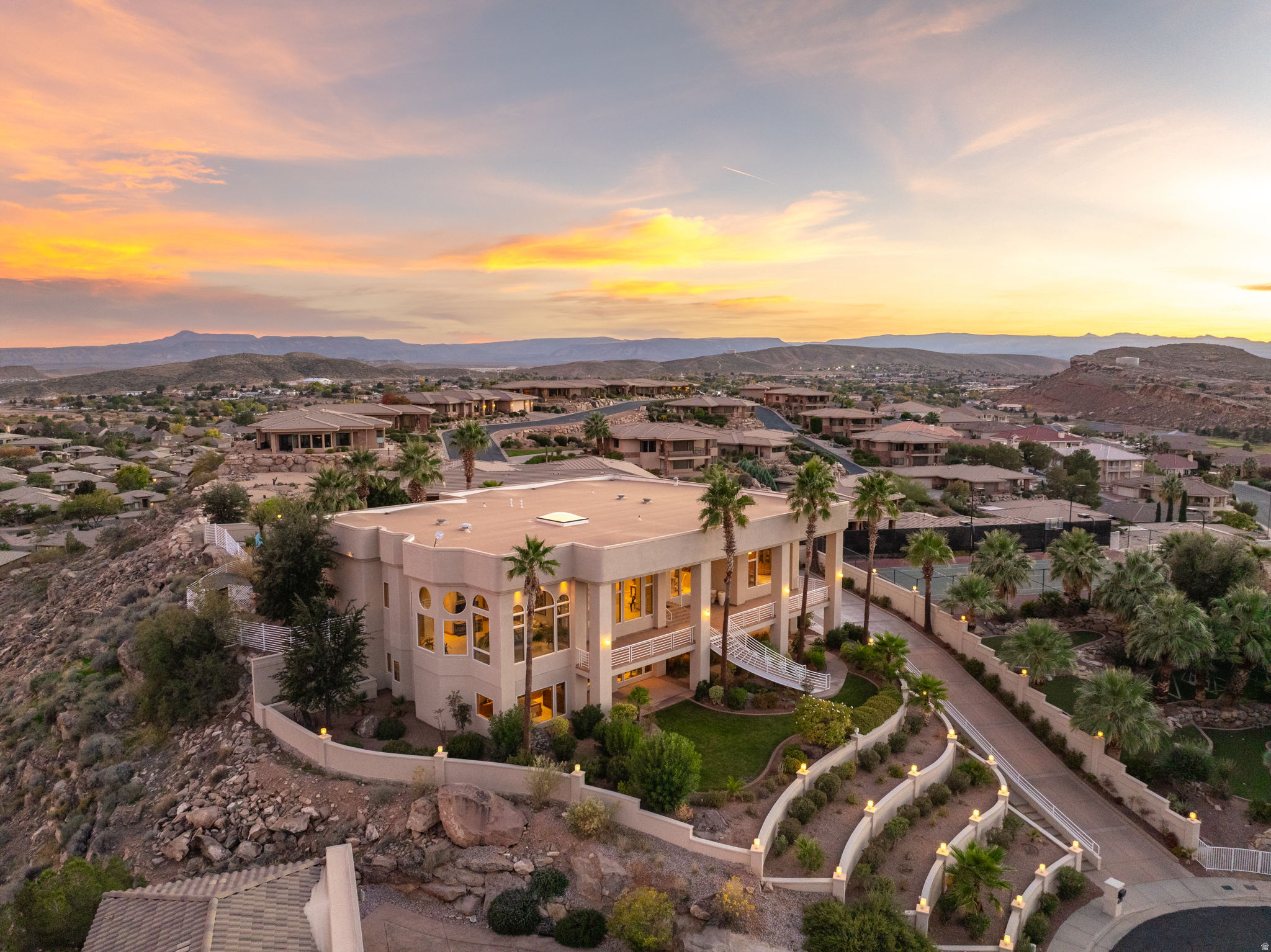 FALCON POINT - Residential