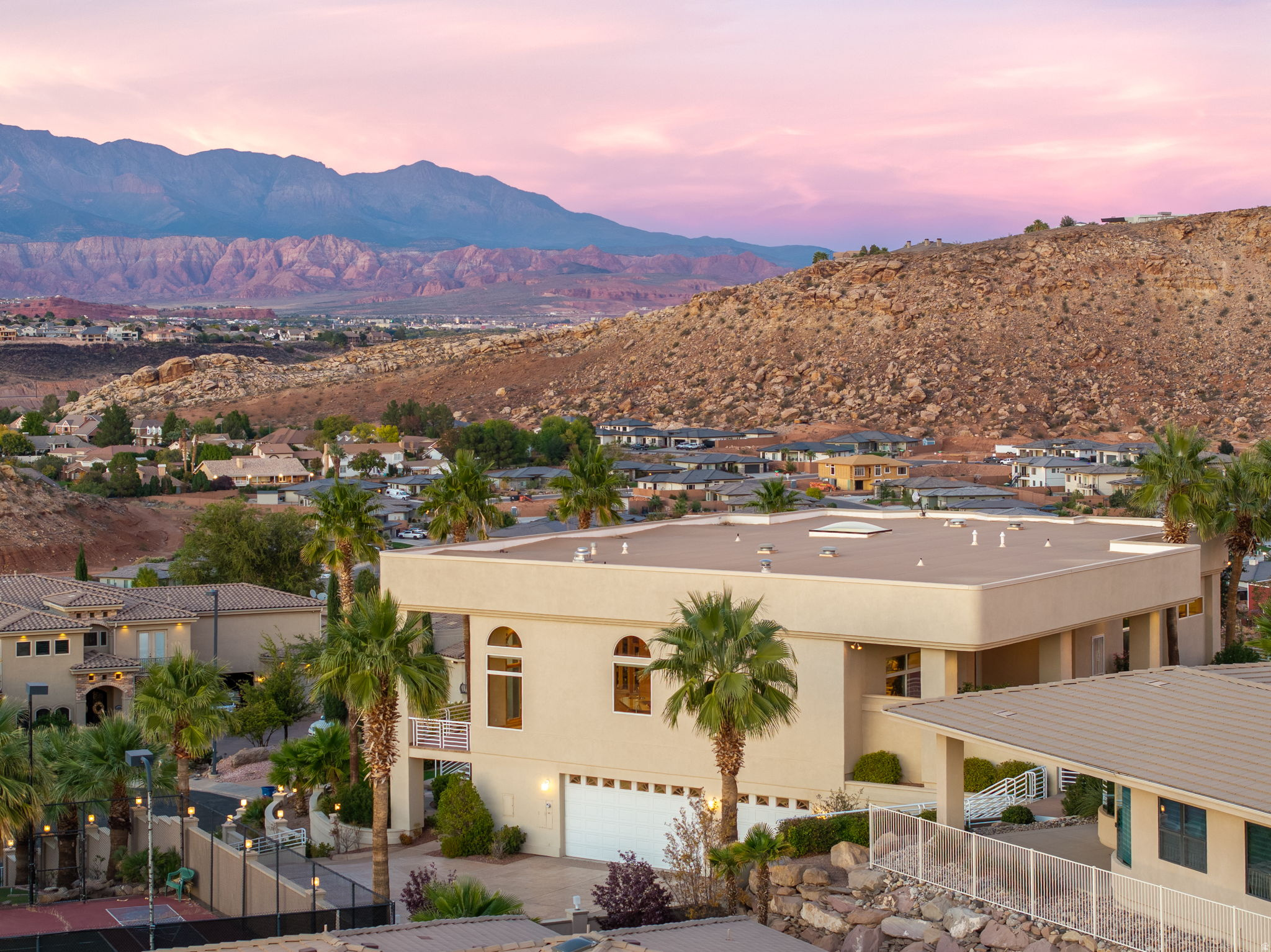 FALCON POINT - Residential