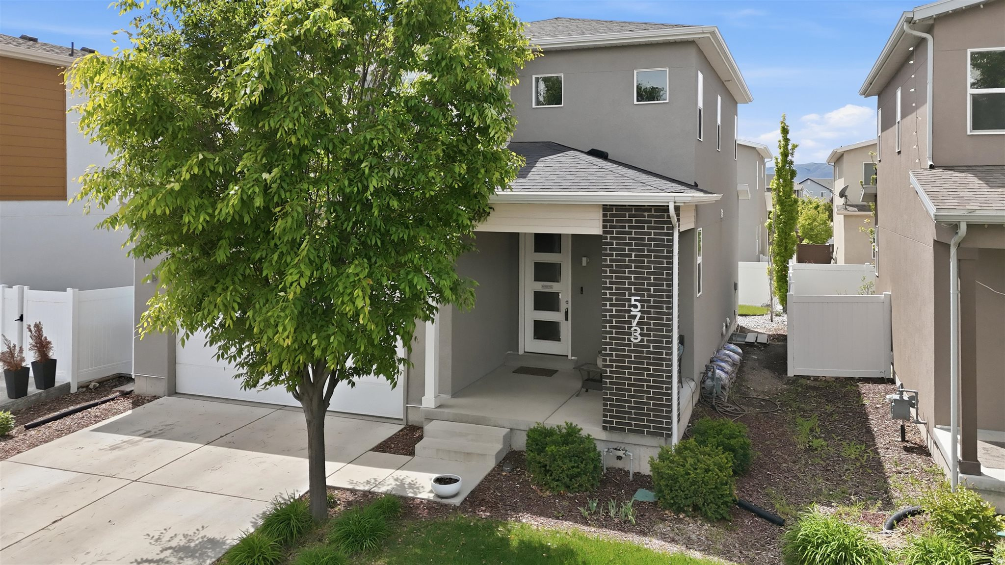 SOLSTICE AT WATERS EDGE - Residential