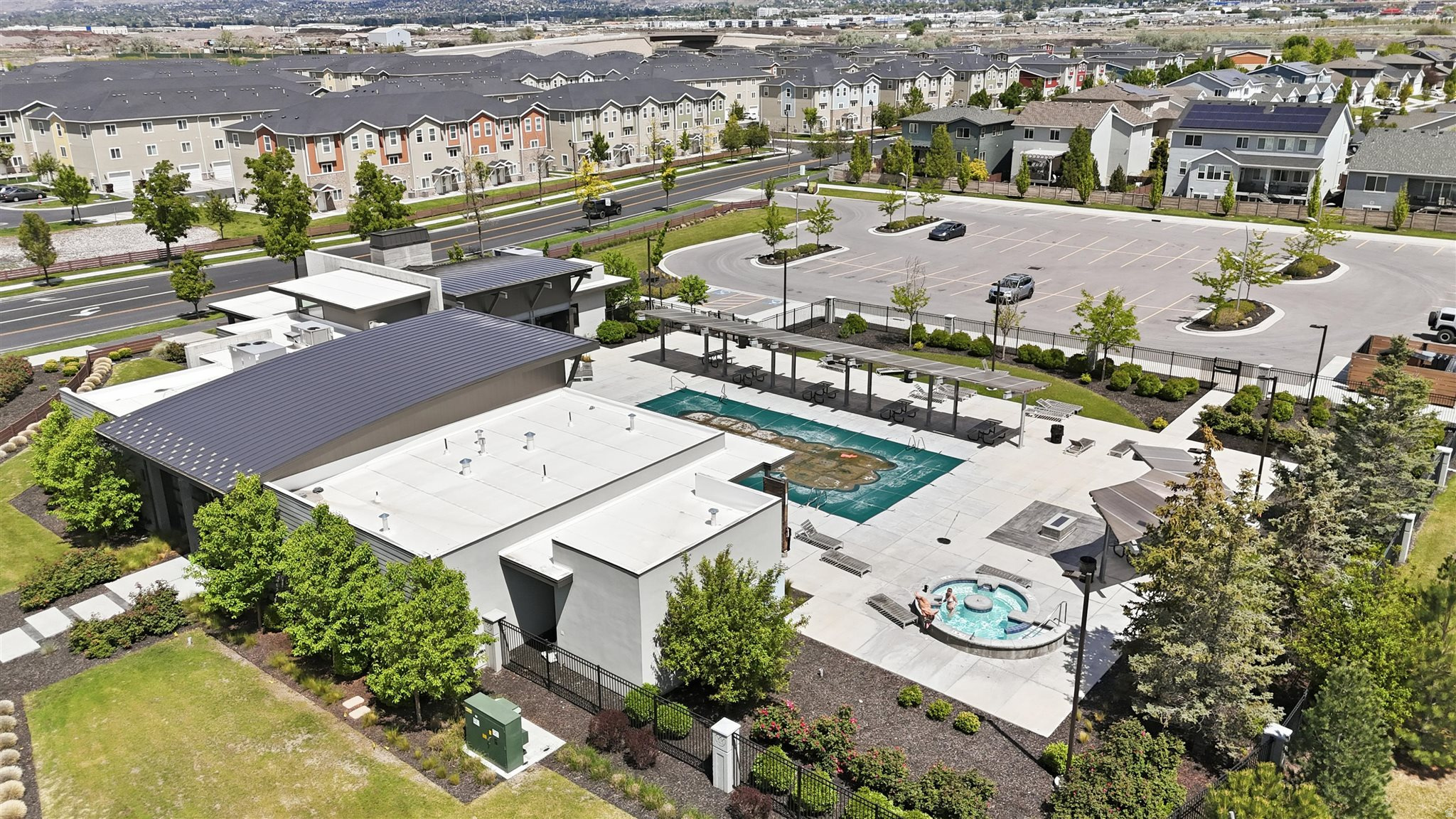 SOLSTICE AT WATERS EDGE - Residential