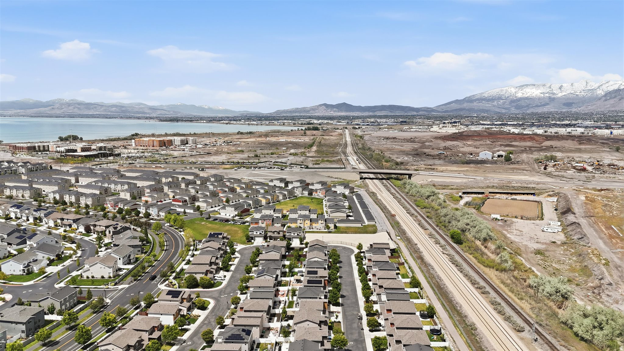 SOLSTICE AT WATERS EDGE - Residential
