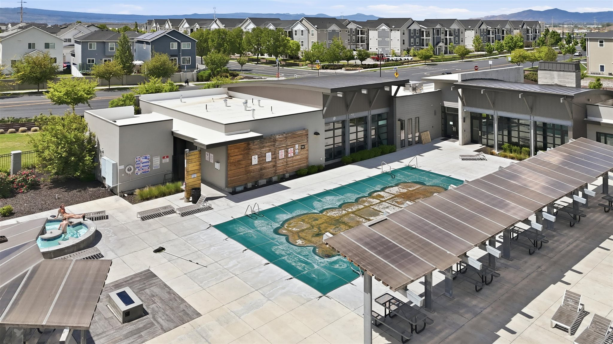 SOLSTICE AT WATERS EDGE - Residential