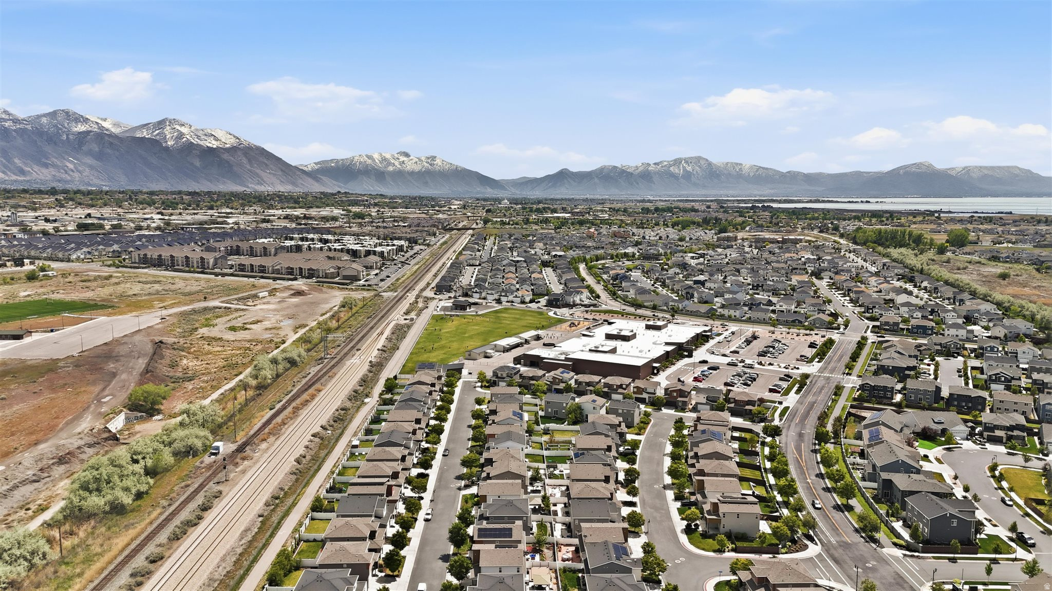 SOLSTICE AT WATERS EDGE - Residential