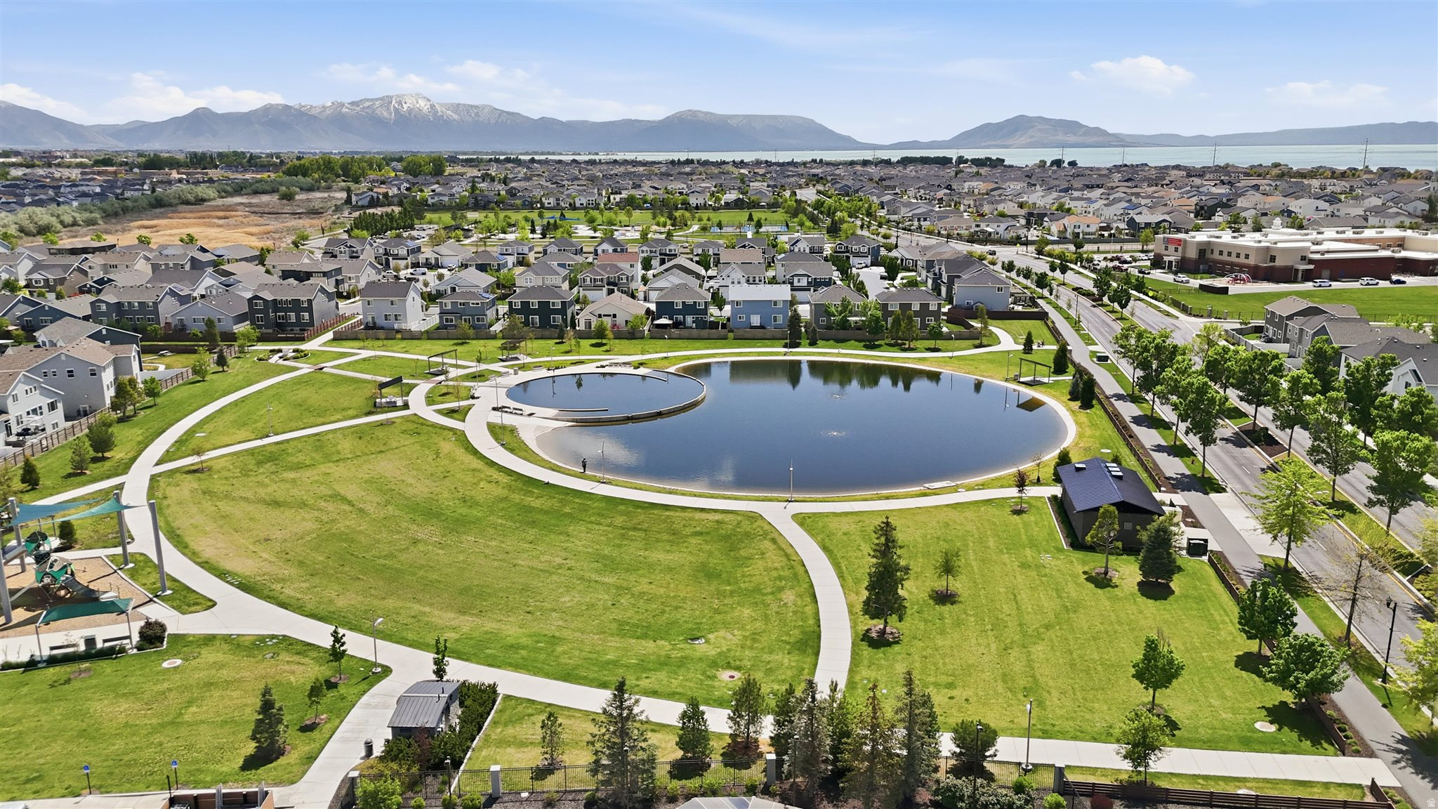 SOLSTICE AT WATERS EDGE - Residential