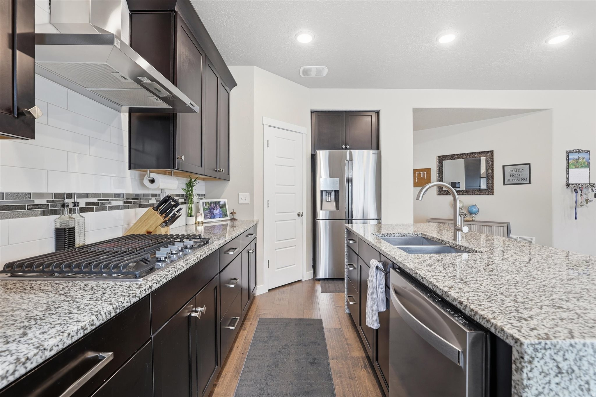 SOLSTICE AT WATERS EDGE - Residential
