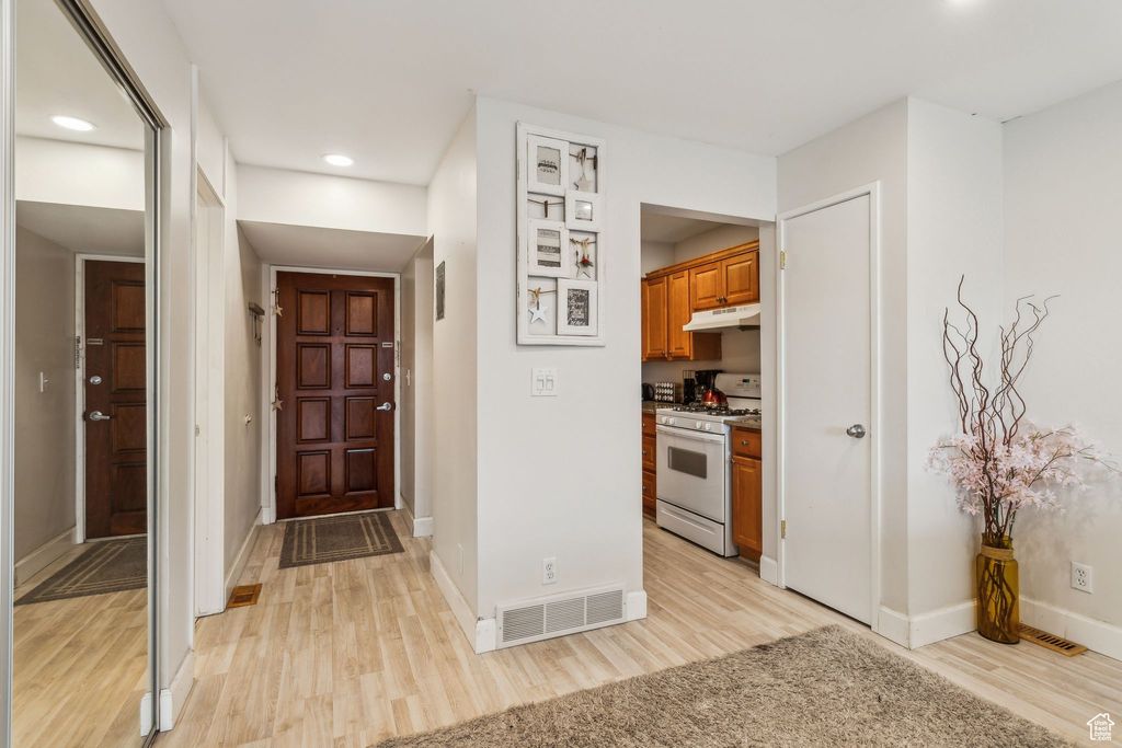 Photo of 251 S 700 E #11, Salt Lake City, UT 84102 (MLS # 2103823)