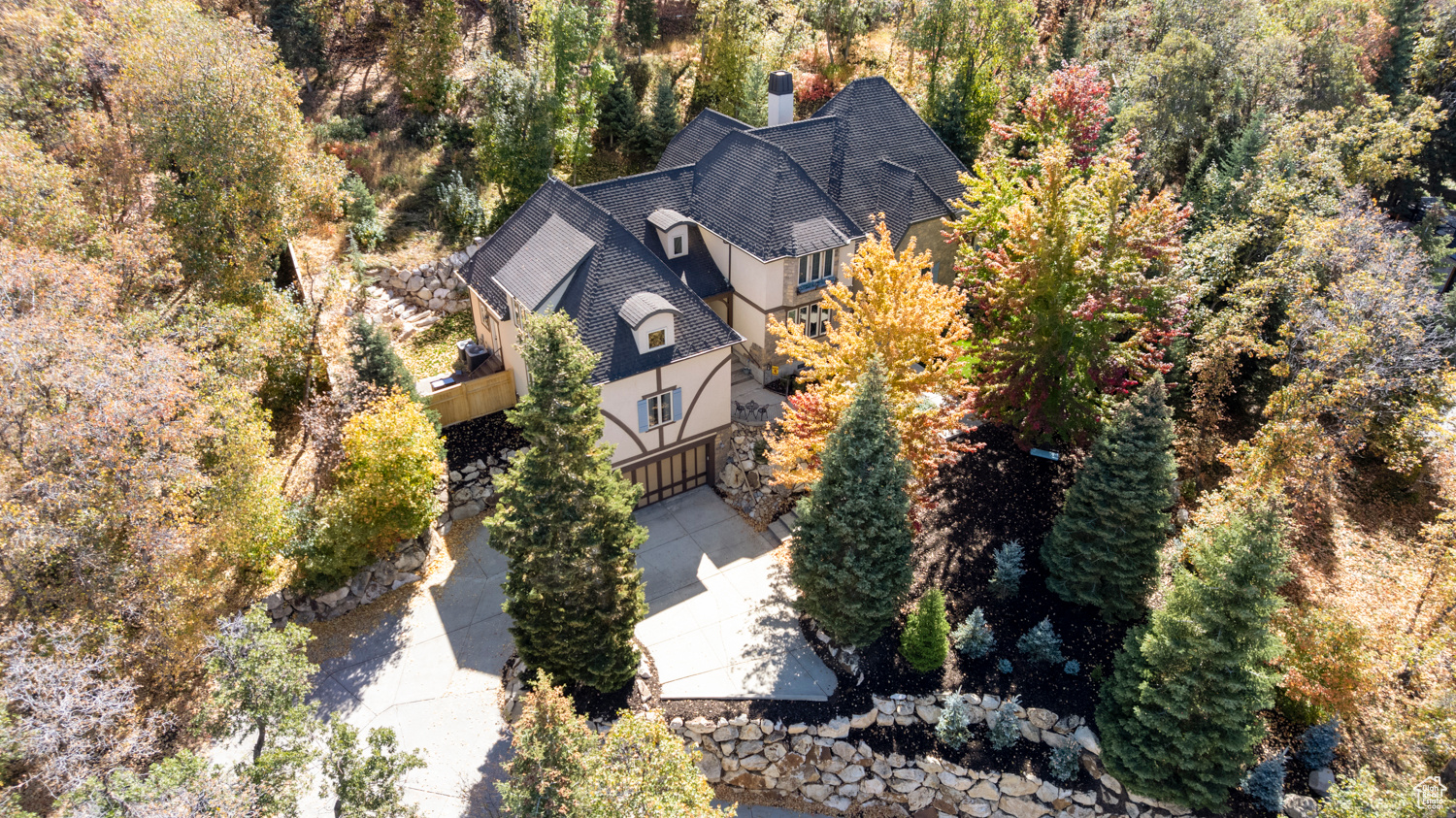 WOODLAND HILLS - Residential