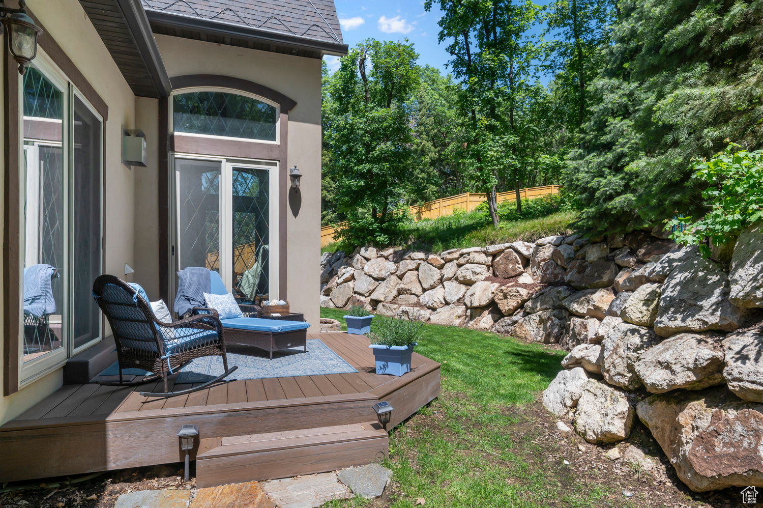 WOODLAND HILLS - Residential