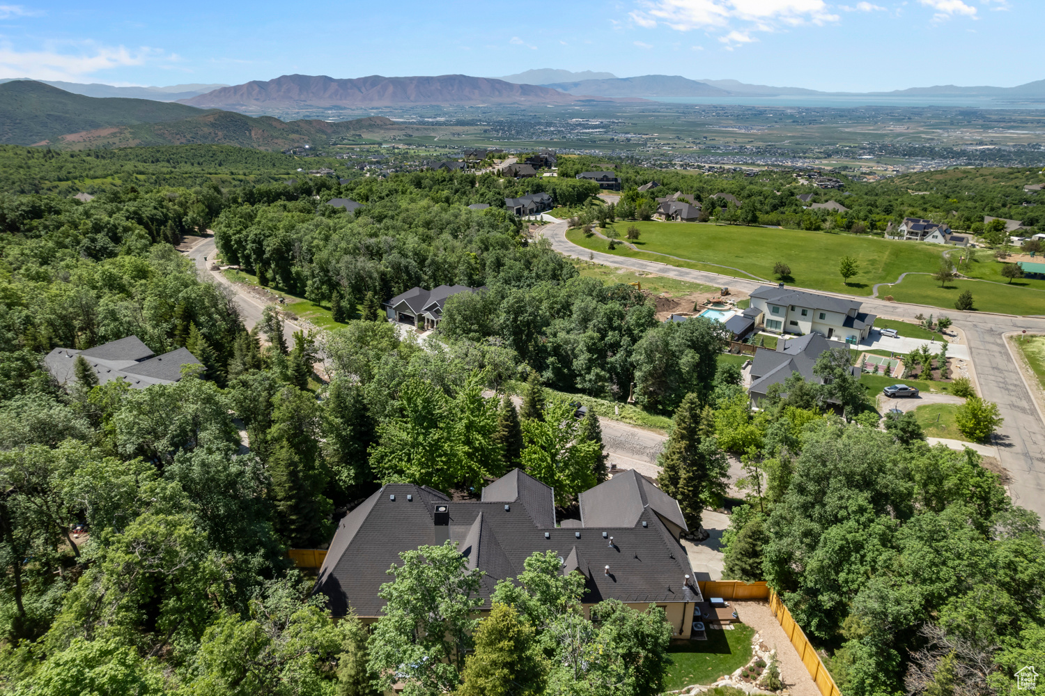 WOODLAND HILLS - Residential