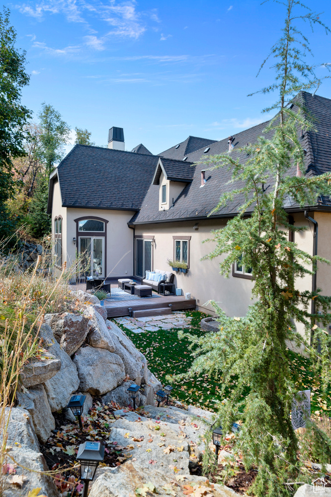 WOODLAND HILLS - Residential