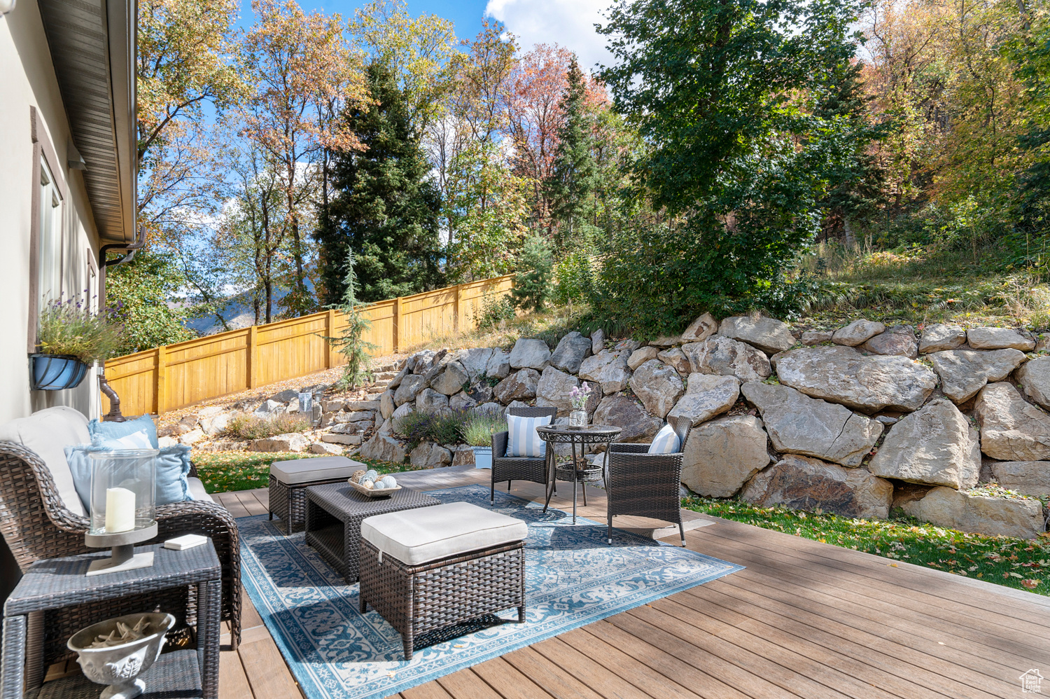 WOODLAND HILLS - Residential