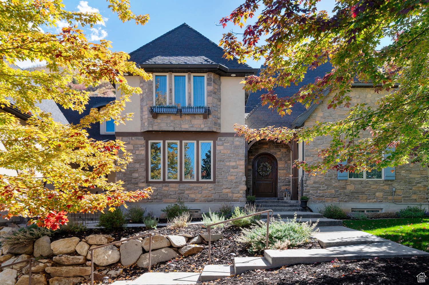 WOODLAND HILLS - Residential