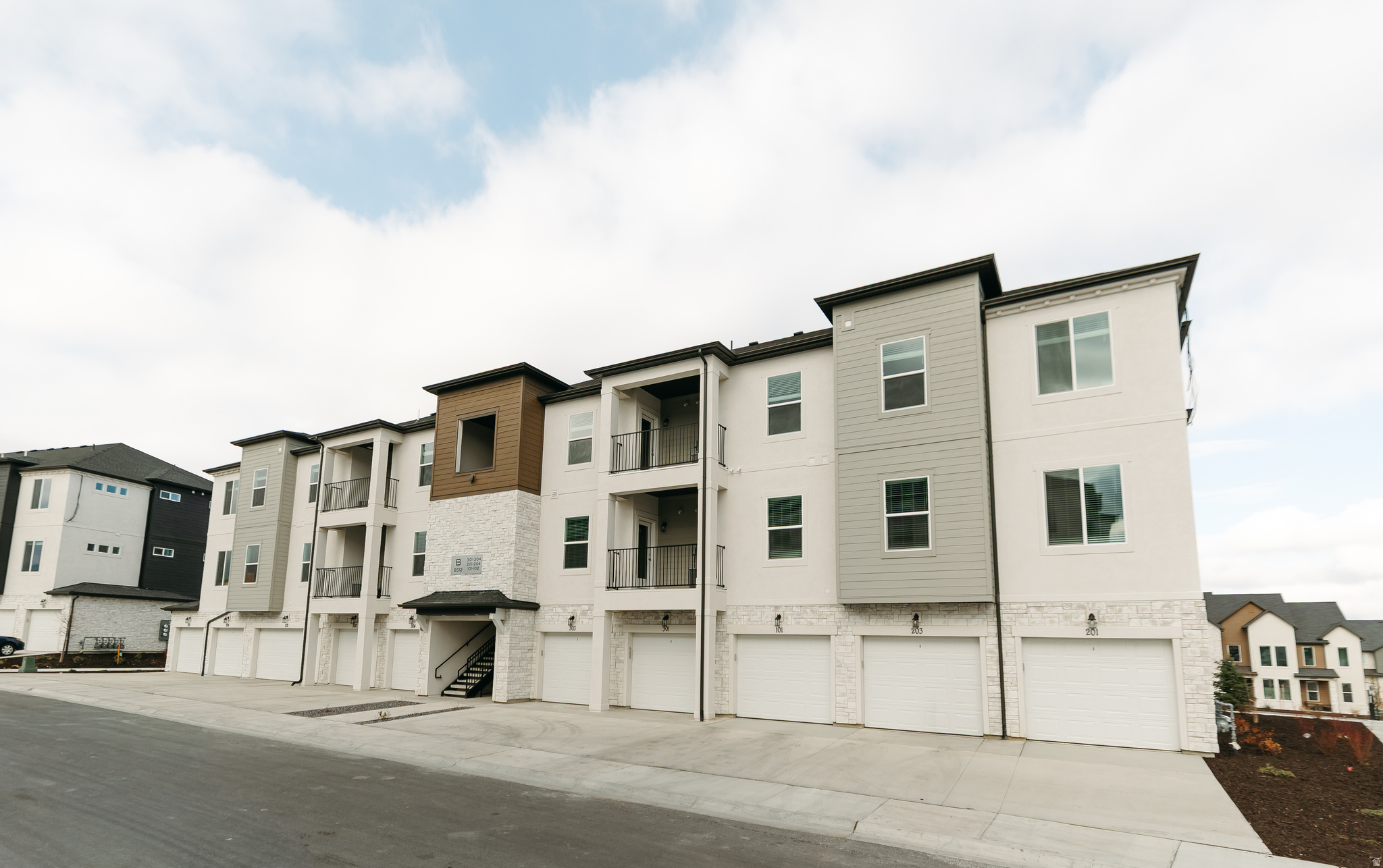 MT. RAINIER - Residential