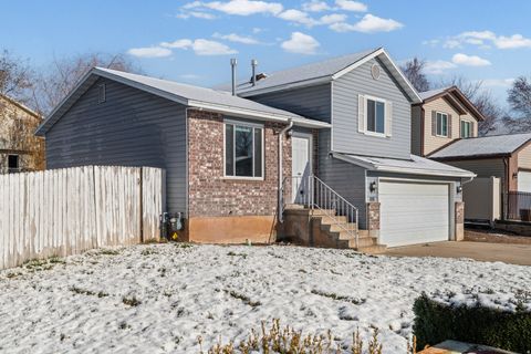 Tiny photo for 499 W 180 N, Clearfield, UT 84015 (MLS # 2127590)
