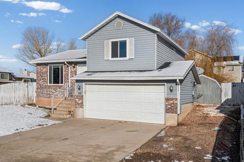 Tiny photo for 499 W 180 N, Clearfield, UT 84015 (MLS # 2127590)