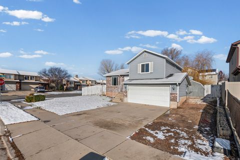 Tiny photo for 499 W 180 N, Clearfield, UT 84015 (MLS # 2127590)