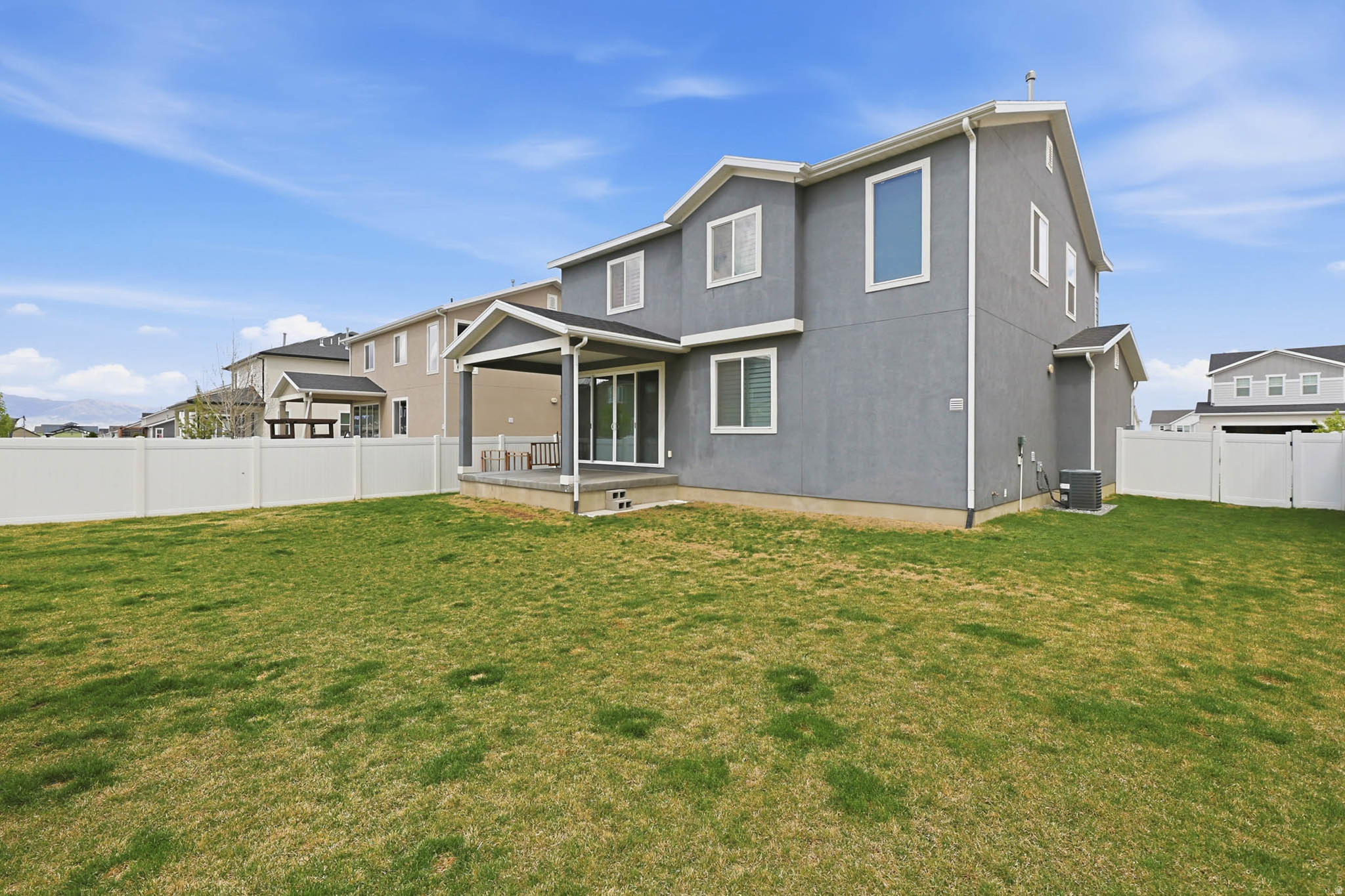 LEXINGTON GREENS - Residential