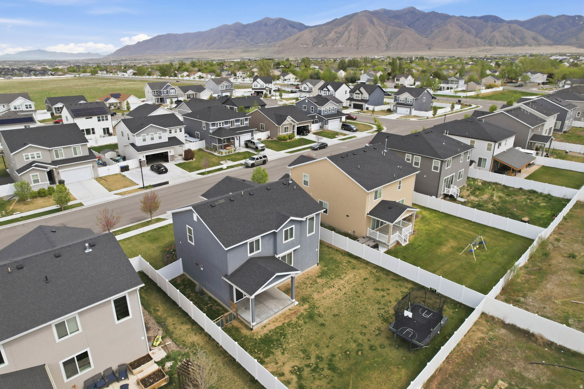 LEXINGTON GREENS - Residential