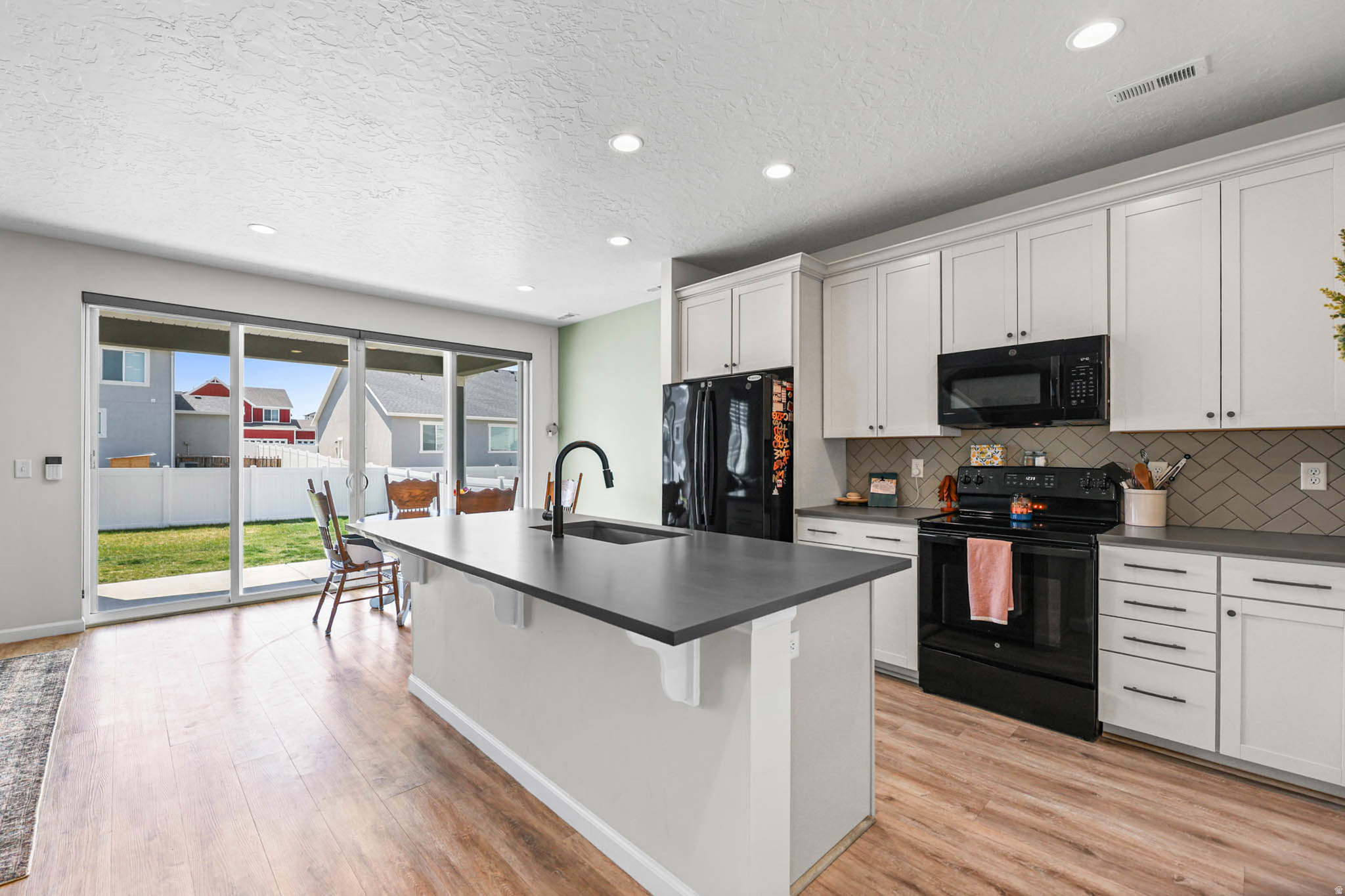 LEXINGTON GREENS - Residential