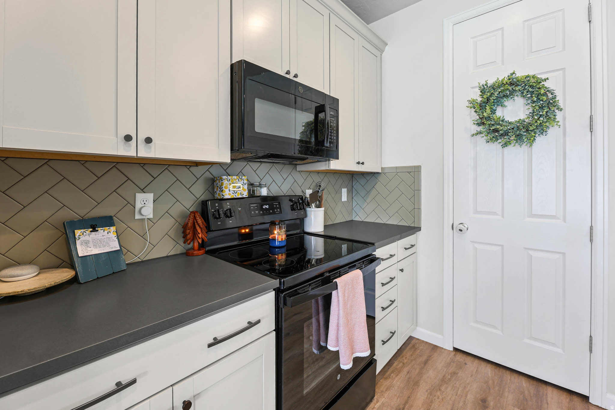 LEXINGTON GREENS - Residential