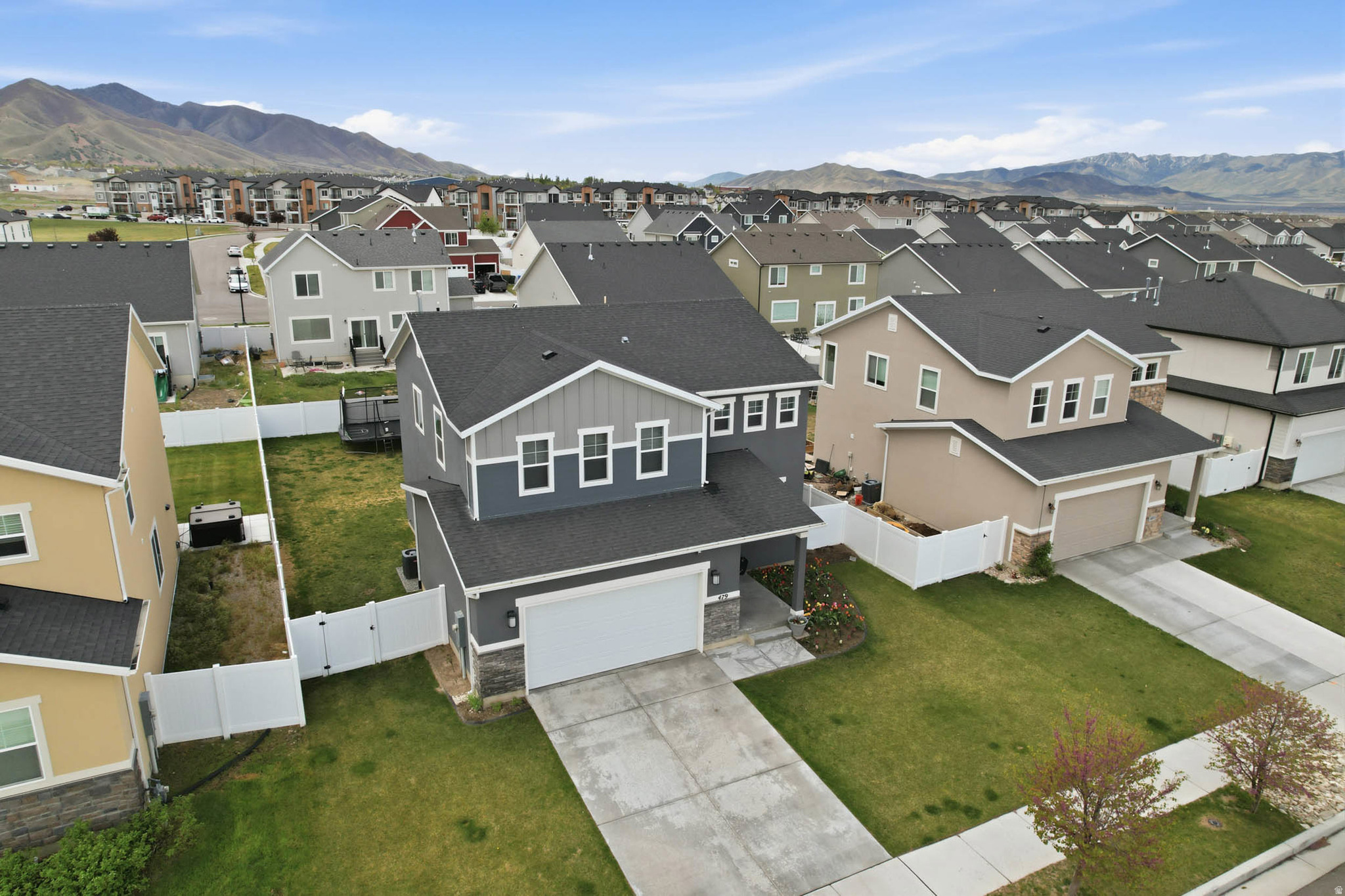 LEXINGTON GREENS - Residential